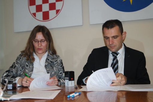 Ugovor su potpisali dekanica Međimurskog veleučilišta Nevenka Breslauer i župan Međimurske županije Matija Posavec