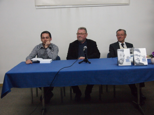 Vladimir Šeks sa akademikom Jelčićem i recenzentom knjige Ivicom Miškulinom