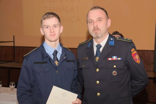 Nino Cerovec primio je diplomu vatrogasnog časnika