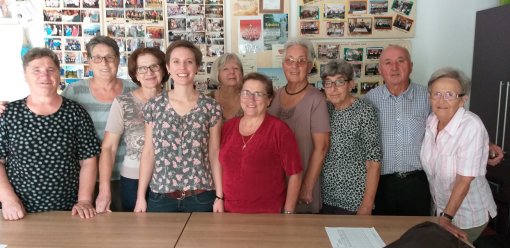 Klubovi za starije osobe - provoditeljica aktivnosti Mateja Balent s aktivnim članovima u Prelogu