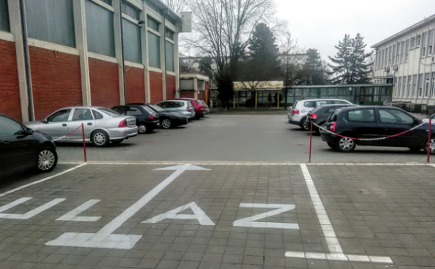Parkiralište umjesto odbojke